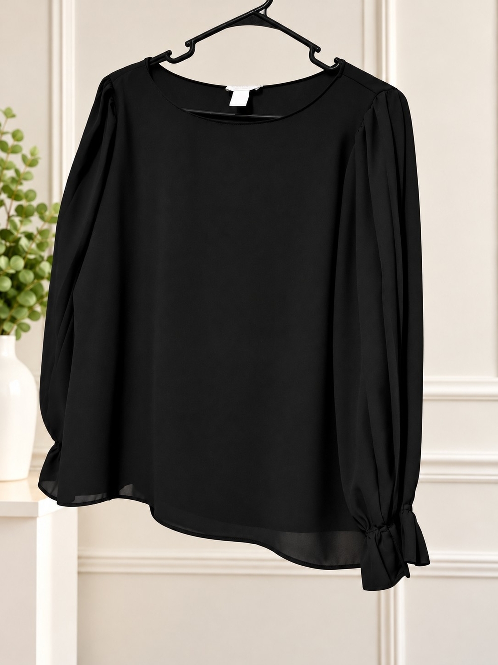 Carmen Marc Valvo Black Long-Sleeve Tie Cuff Blouse